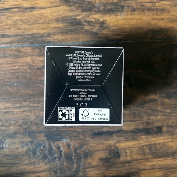 2025 A Minecraft Movie Pink Wool Box - Picture 10 of 10